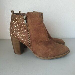Maurices Brandy women's size 7.5 brown ankle boots with studs